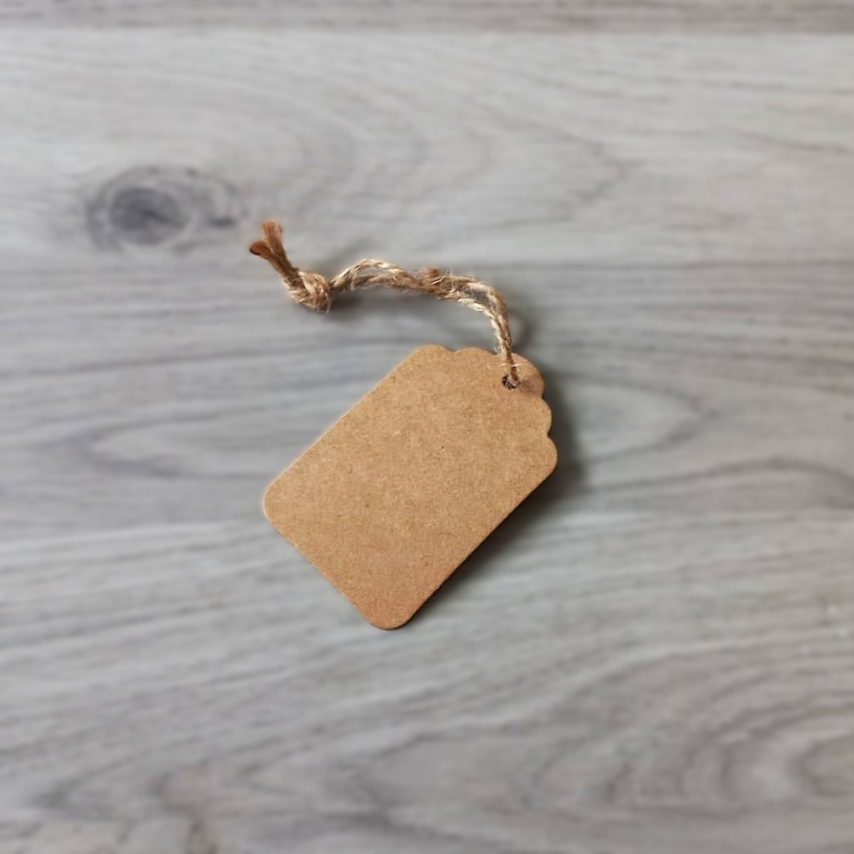 Papír ajándékcímke - ajándékkiegészítők - 1 db